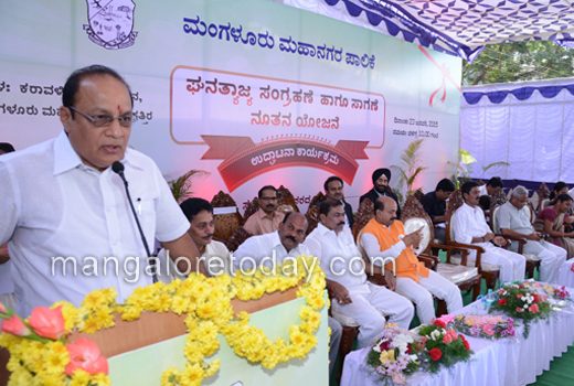 Vinay Kumar Sorake inaugurated the innovative solid waste collection 1